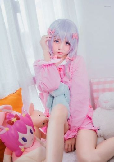 隔壁邻居女孩